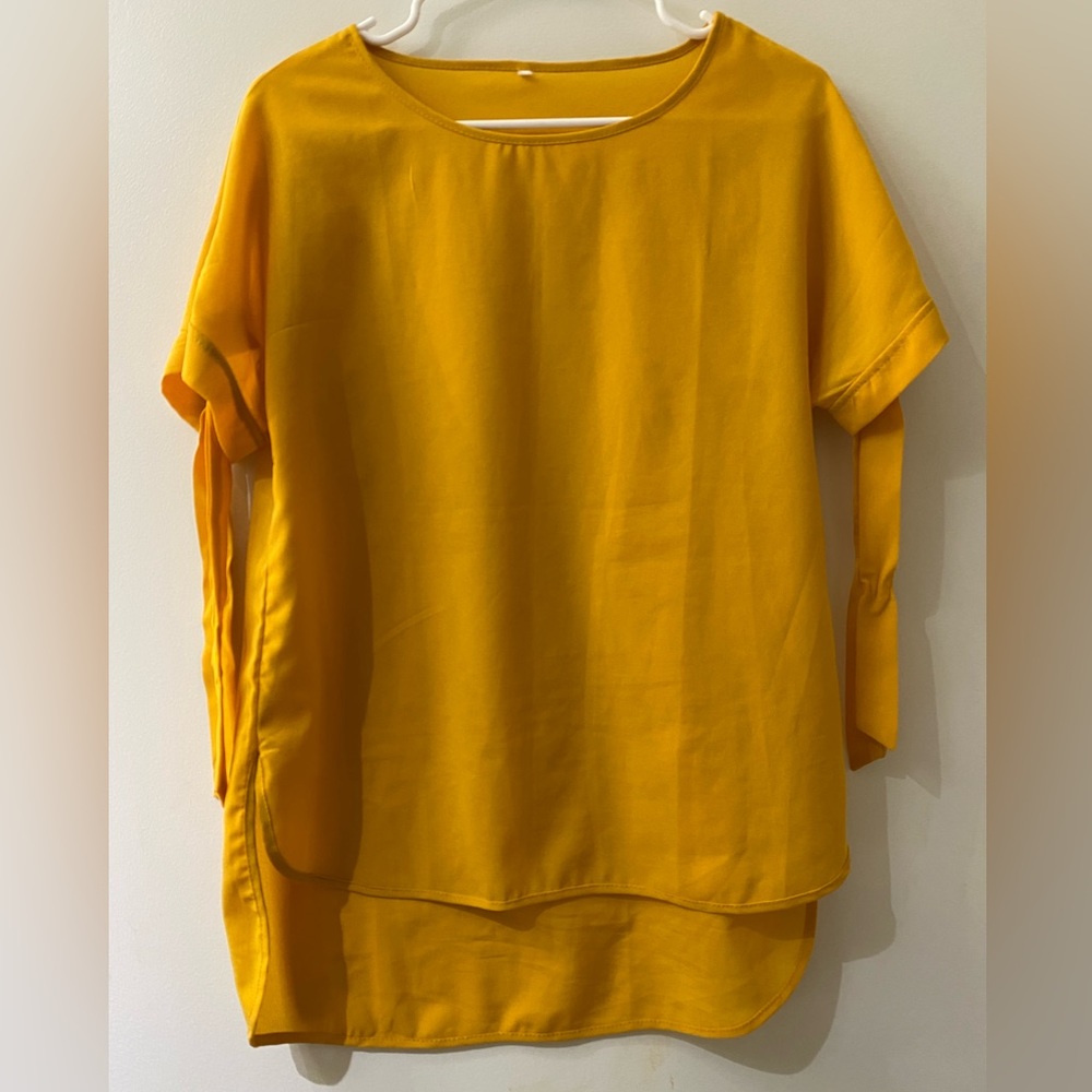 Yellow Woman’s blouse 🌞🌞🌞